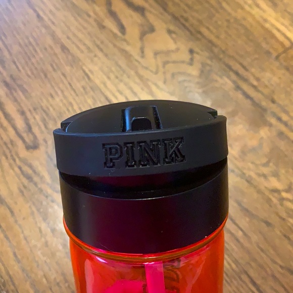 PINK Victoria Secret Campus Water Bottle 24oz. Never used, tags still inside - Picture 2 of 6